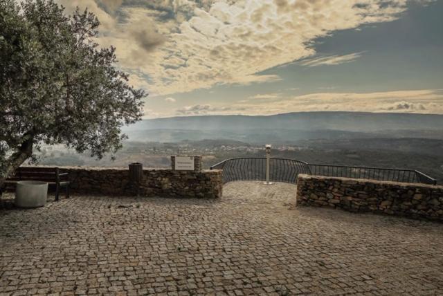 Al Miradouro Do Outeiro Villa Guarda Eksteriør bilde